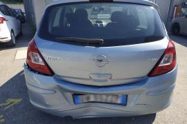 Opel Corsa dopo l'incidente